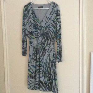 Beautiful dress made by Guess. LIKE NEW!Size 4